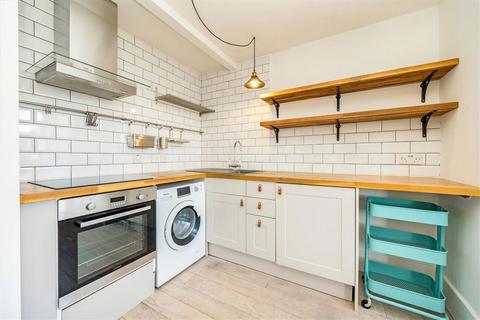 1 bedroom flat to rent, Lewisham Way, London SE14