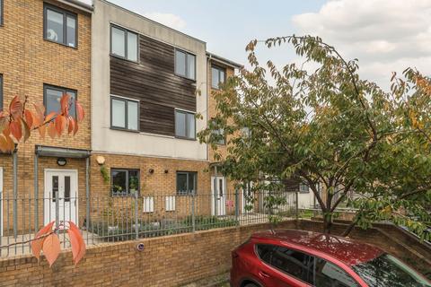 3 Cavalier Terrace, London, SE7 7FG