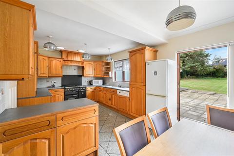 4 bedroom detached bungalow for sale, Hookfield, Epsom