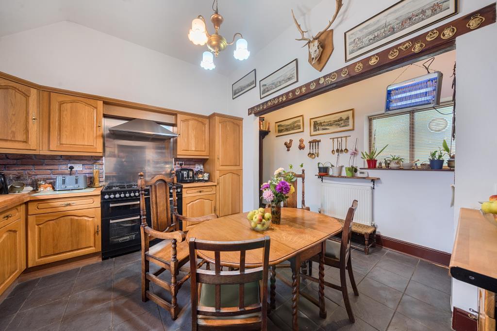 Kitchen/Dining Area