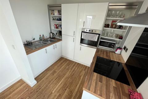 2 bedroom apartment to rent, Michigan Point, Michigan Avenue, Salford