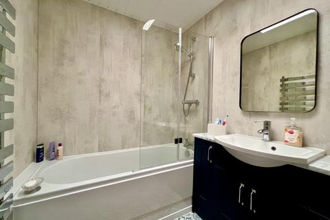 2 bedroom flat for sale, 13 Bridge Street, Kirkcudbright