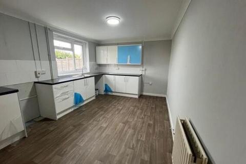 3 bedroom flat for sale, 17 Charles Road, Yeovil, Somerset, BA21 5LR