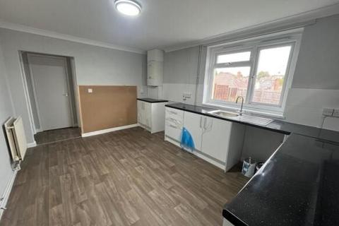 3 bedroom flat for sale, 17 Charles Road, Yeovil, Somerset, BA21 5LR