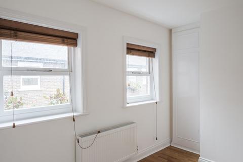 2 bedroom ground floor flat to rent, 22 Salisbury Place Langton Road