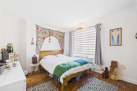 3 bedroom semi-detached house for sale, Cavendish Avenue, Colchester