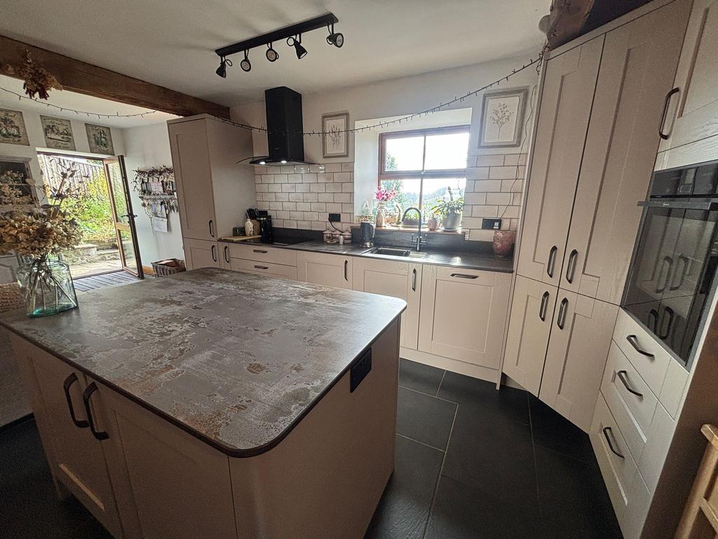 Kitchen (third image)