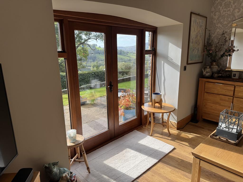 Living room (third image)