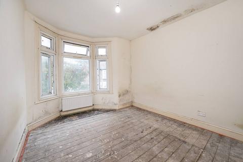 20 Millicent Road, London, E10 7LG
