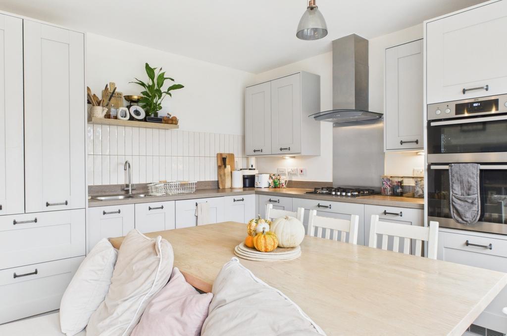 Cam02519 g0 pr0351 still018