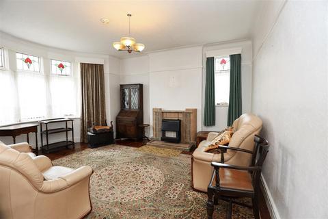 undefined, 70 Broadway, Llanblethian, Cowbridge, Vale of Glamorgan, CF71 7EW