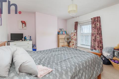 undefined, Newport PO30