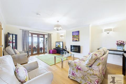 4 bedroom detached house for sale, Cae Pensarn, Llanllwni, Pencader