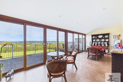 4 bedroom detached house for sale, Cae Pensarn, Llanllwni, Pencader