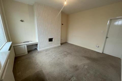 2 bedroom house to rent, Market Street, Hyde,