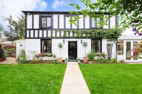 undefined, High Road, Byfleet, West Byfleet, Surrey, KT14