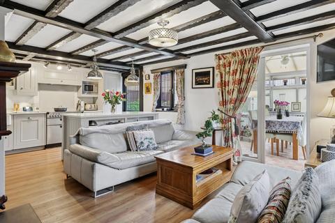 undefined, High Road, Byfleet, West Byfleet, Surrey, KT14
