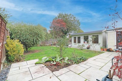 2 bedroom detached house for sale, Chestnut Avenue, Hatfield Peverel