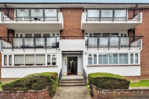 2 bedroom flat for sale, Calthorpe Gardens, Edgware, HA8