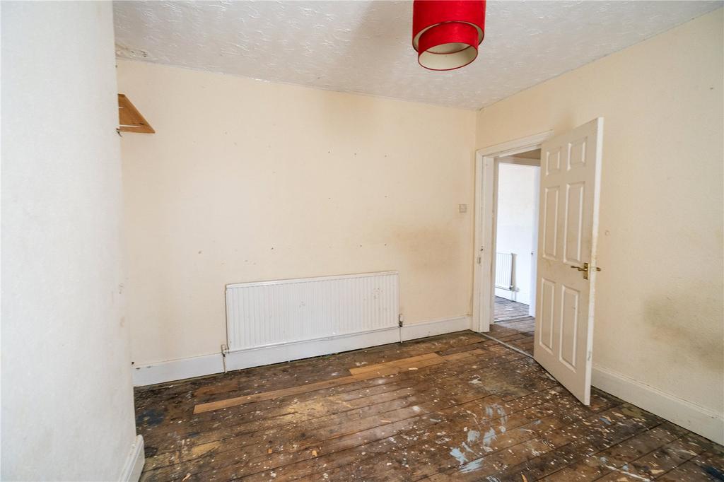 Bedroom 2 (2)