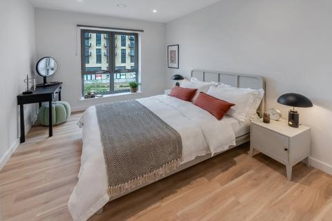 2 bedroom flat to rent, Lyons Dock House, Greenford UB6