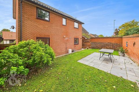 Yew Tree Court, Scole, Diss