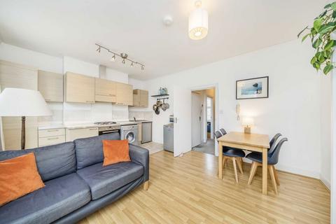 2 bedroom flat for sale, Fonthill Road, London N4