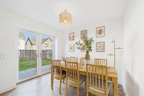 undefined, Invictus Lane, Perth PH1