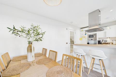 undefined, Invictus Lane, Perth PH1