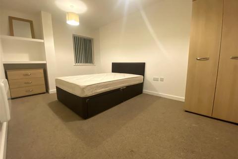 2 bedroom apartment to rent, Hudson Court, Broadway, Salford