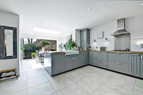 undefined, Brackendale Close, Englefield Green, Surrey, TW20
