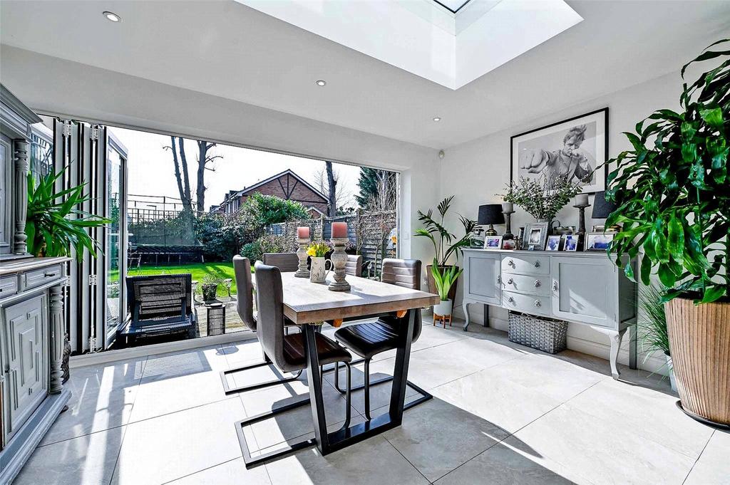 Breakfast Room