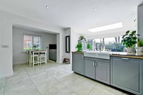 undefined, Brackendale Close, Englefield Green, Surrey, TW20