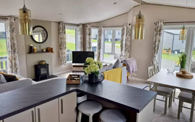 Img 20240814 Wa0008 Edit Resized 802x505 F50 50