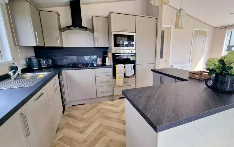 Img 20240814 Wa0014 Edit Resized 802x505 F50 50