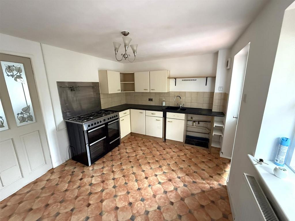 Kitchen / Breakfast Room