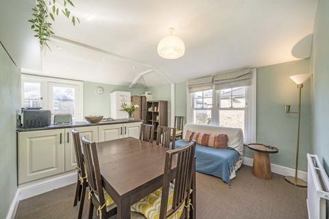 2 bedroom flat for sale, Aristotle Road, London SW4