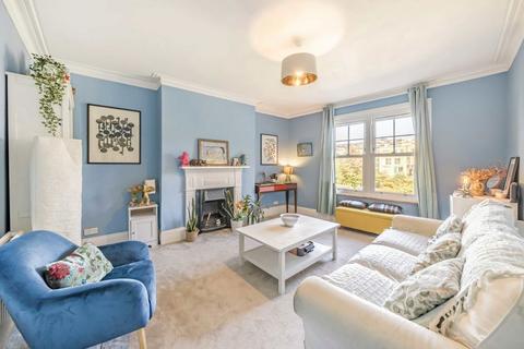 2 bedroom flat for sale, Aristotle Road, London SW4