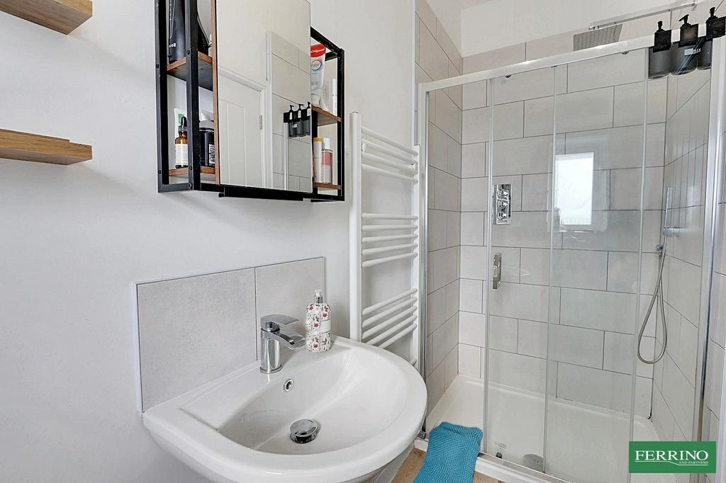 Bedroom 1 En-suite