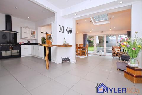 5 bedroom detached house for sale, Lunts Heath Road, Widnes, WA8