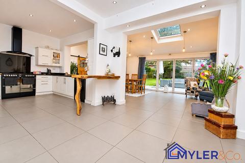 5 bedroom detached house for sale, Lunts Heath Road, Widnes, WA8