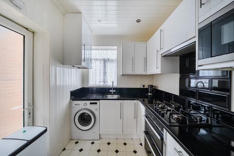 undefined, Carlyon Avenue, Harrow