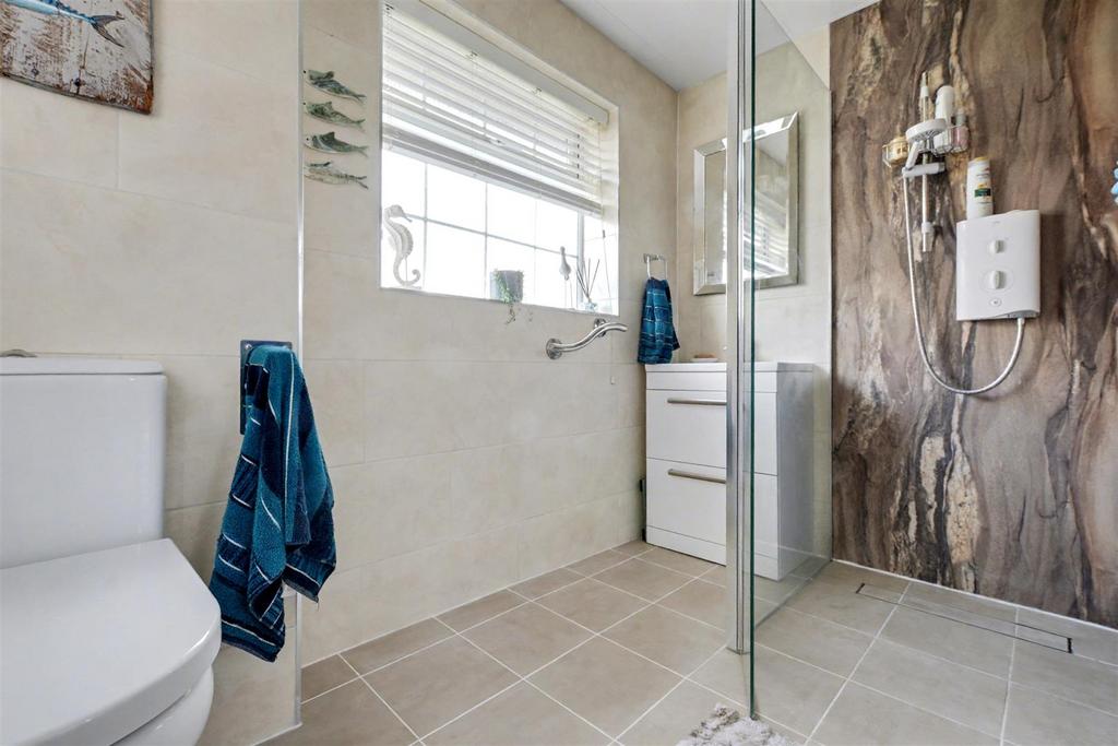 Shower Room 1.jpeg