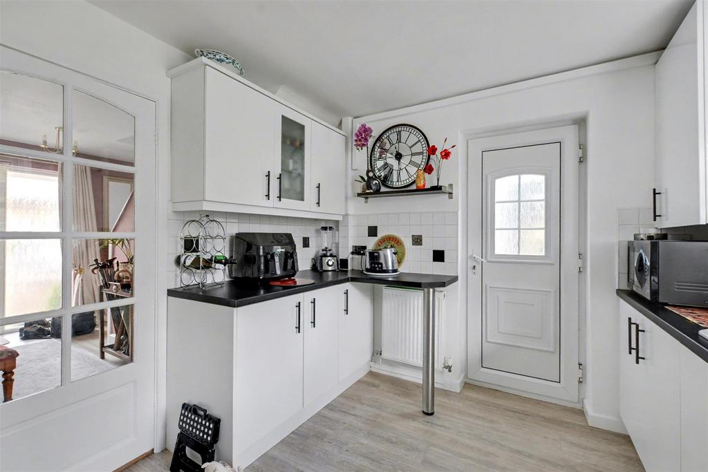 Kitchen 3.jpeg