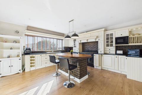 5 bedroom detached bungalow for sale, Barmston Lane, Woodmansey