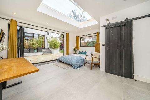 5 bedroom detached house for sale, Claigmar Gardens, London N3
