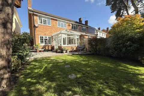 10 Blackbird Close, Poole, BH17 7YA