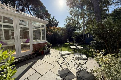 10 Blackbird Close, Poole, BH17 7YA