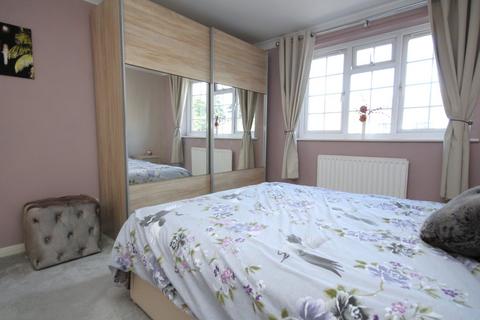 10 Blackbird Close, Poole, BH17 7YA