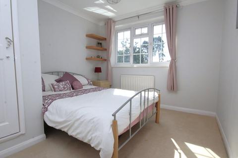 10 Blackbird Close, Poole, BH17 7YA